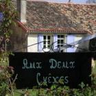 Village De Vacances Poitou Charentes: Aux Deux Chênes 