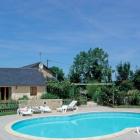 Maison Saint Maixent L'ecole Swimming Pool: Maison Les Trois Canards 