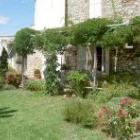 Maison Gajan Languedoc Roussillon: Grande Maison Dans Hameau 